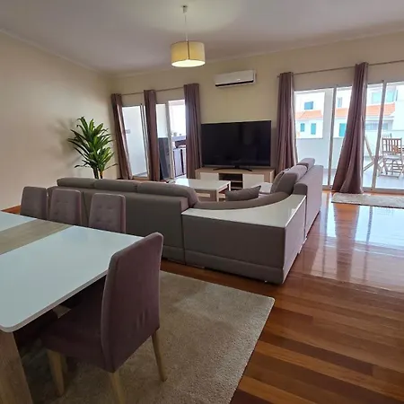 Penthouse Quinta Village Garajau アパート