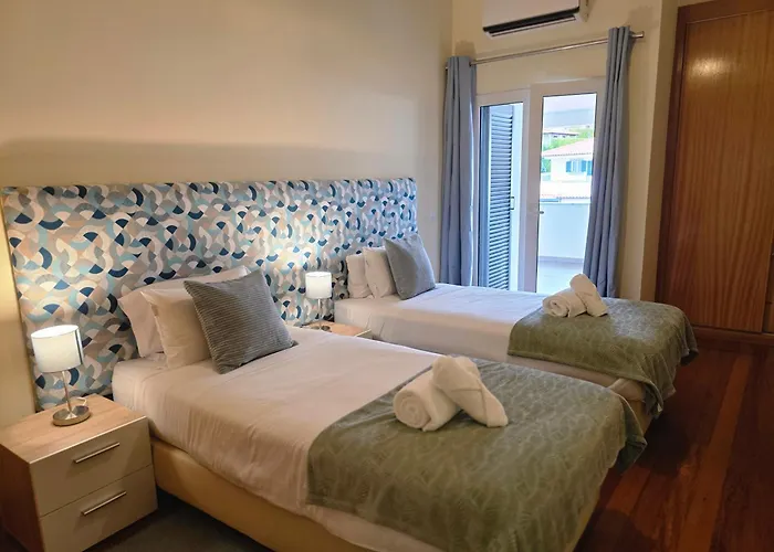Penthouse Quinta Village Garajau דירה *